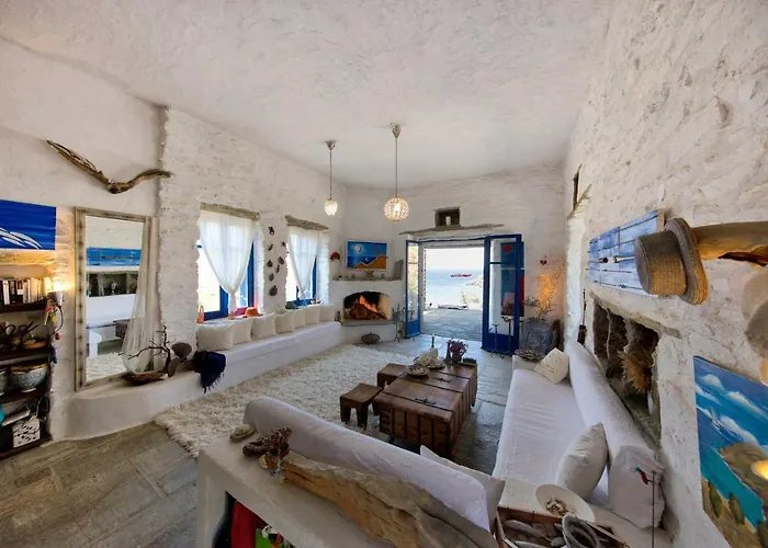 Amelia Beachfront Villa *