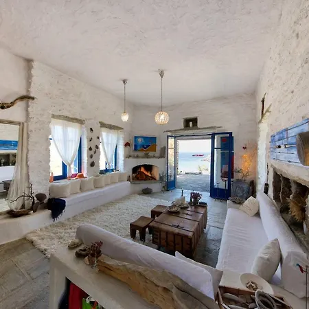 Amelia Beachfront Villa *